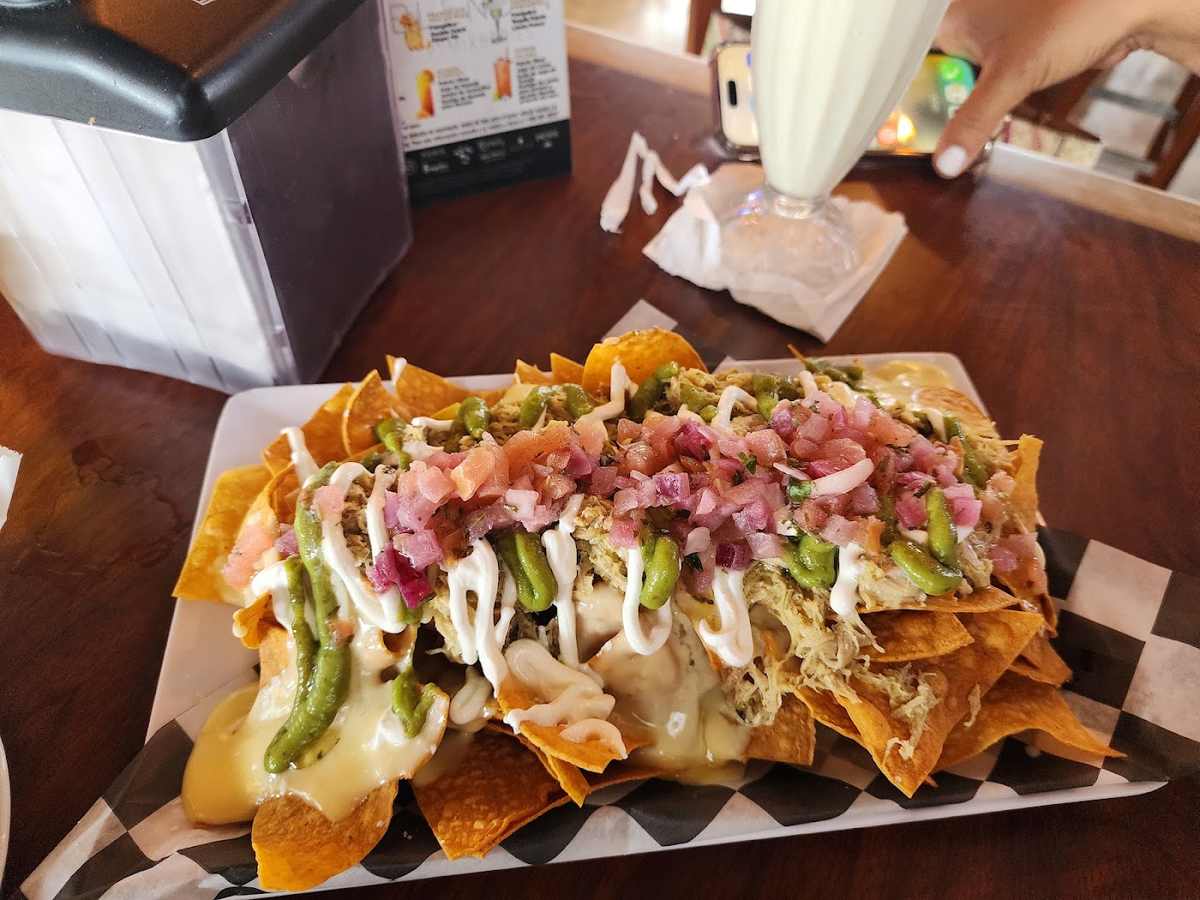 Hatillo Road House Bar & Grill
