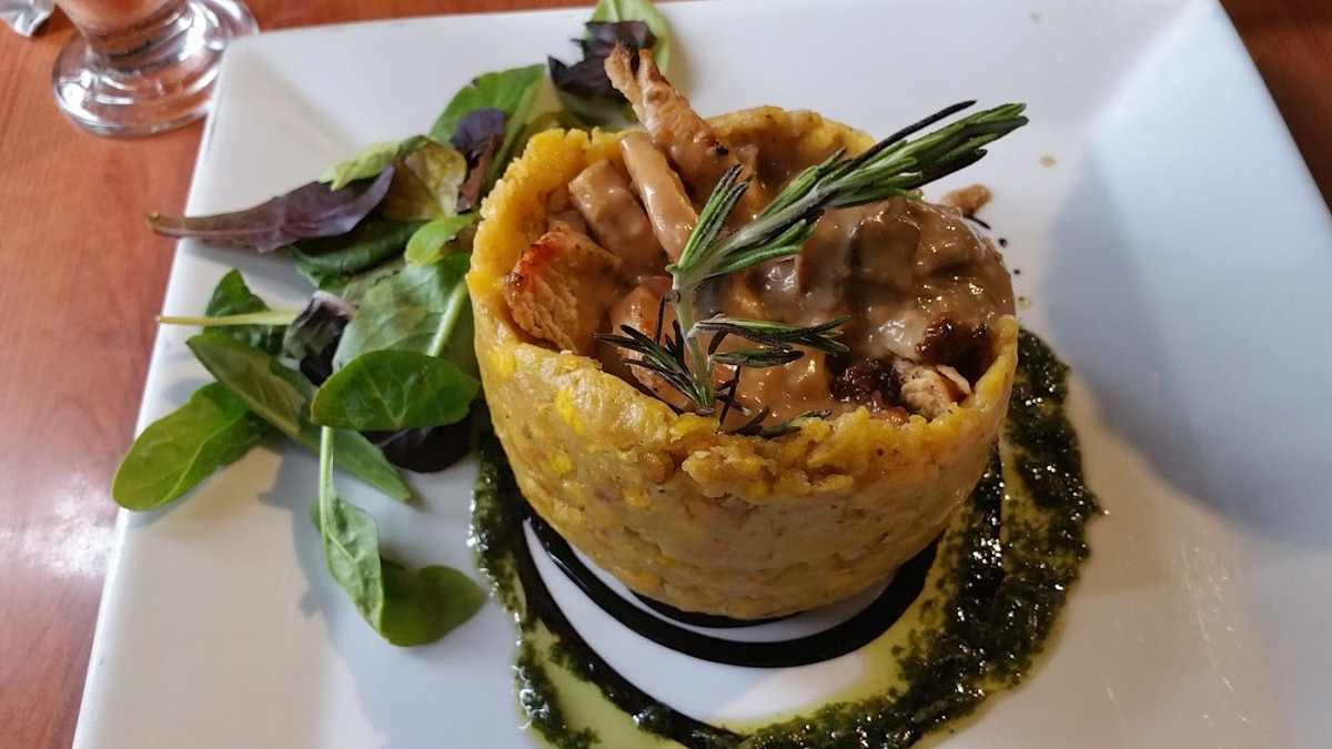 Hatillo Road House Bar & Grill